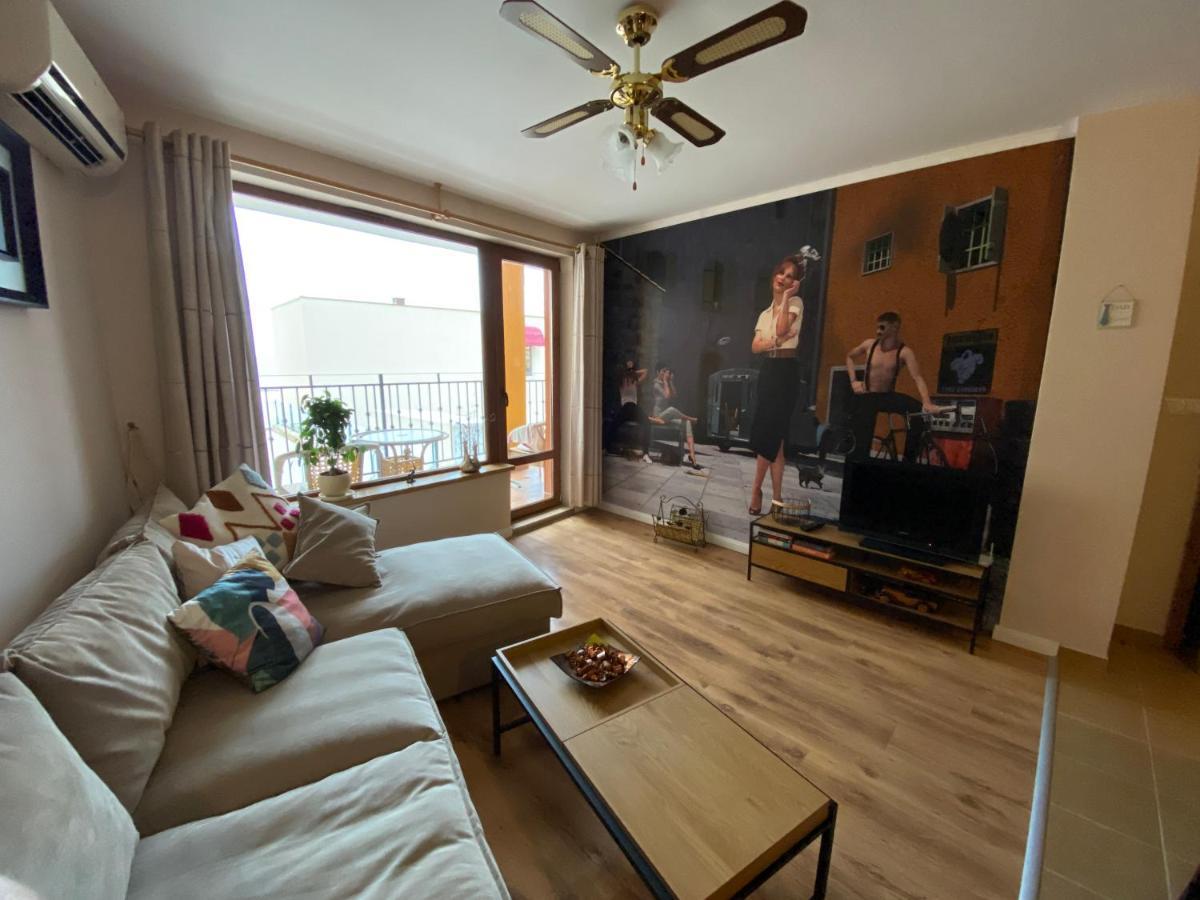 Supreme Danieli - Holiday Apartment By The Sea Balčik Exteriér fotografie